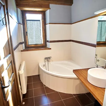 Holiday home Preciosa Casa, Naut Aran, Alto Aran, Gessa, A 4 Km De Baqueira, 212 M2 Wifi